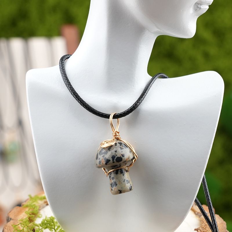 Pingente de cogumelo de cristal natural transfronteiriço de seda enrolada à mão bonito mini cogumelo DIY colar acessórios de jóias