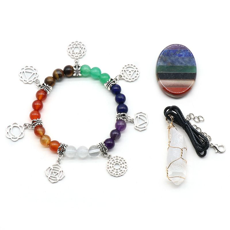 1520-Conjunto de chakra de cristal natural Pulseira colorida Pingente de enrolamento de pedra áspera de cristal branco, ornamento de pedra colorido