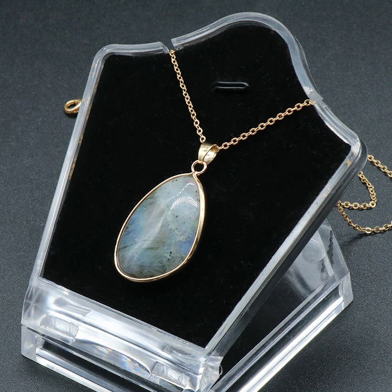 1318-Labradorite pingente de bainha de pedra alongada natural cinza irregular colar de brilho azul