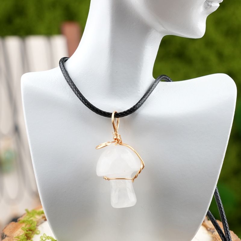 Pingente de cogumelo de cristal natural transfronteiriço de seda enrolada à mão bonito mini cogumelo DIY colar acessórios de jóias