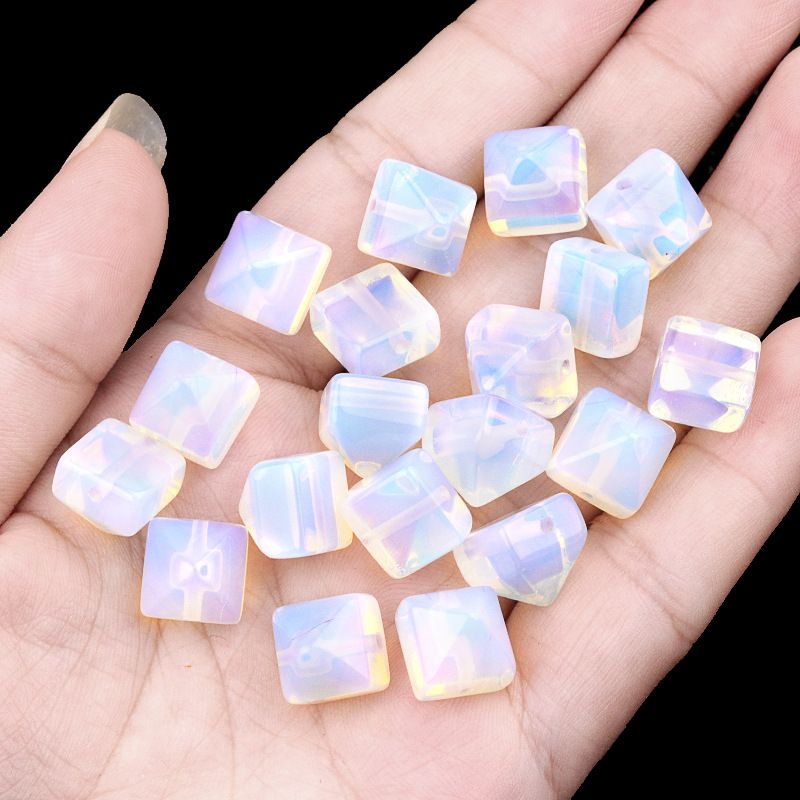 2088-Venda quente transfronteiriça cristal natural pedra semipreciosa 10mm pirâmide buraco reto DIY colar pulseira de jóias
