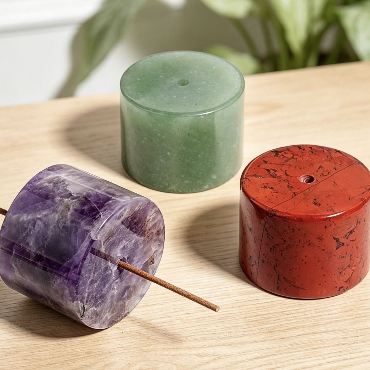 2465 Base de inserção de incenso de pedra natural personalizada, enfeite de pedra de aromaterapia de decoração Zen para casa, suporte de incenso de arame de ametista cilíndrico.