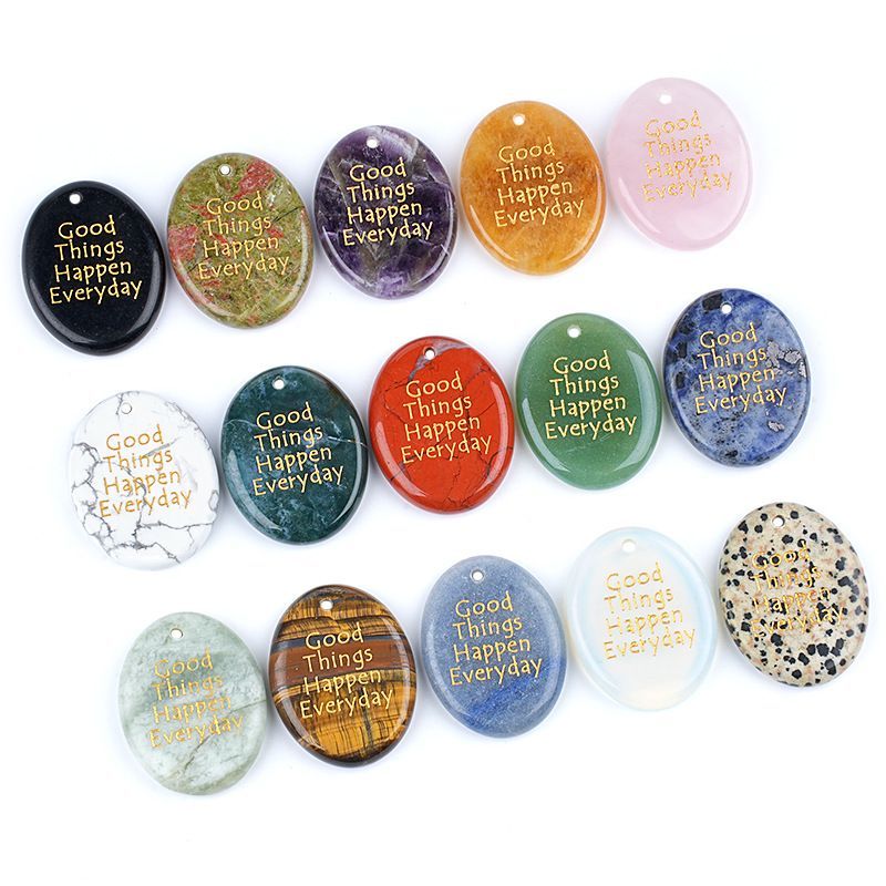 Pingente de pedra de palma de cristal natural transfronteiriço feito à mão DIY colar pingente de ágata oval Letras inglesas encorajamento pedra