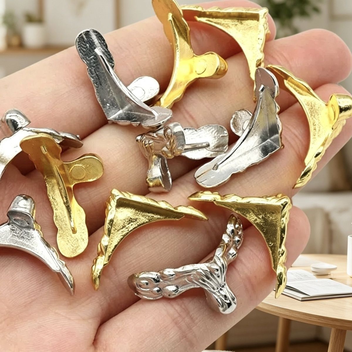 1065-Base pirâmide Estrutura de suporte de liga de quatro cantos Suporte de jóias ornamento de ouro e prata