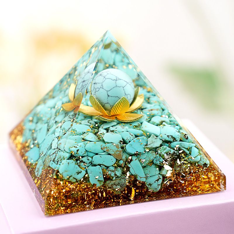 Nova pirâmide de 6,5 cm de resina de torre de cascalho de ouro azul Artesanato epóxi ornamento de mesa para casa