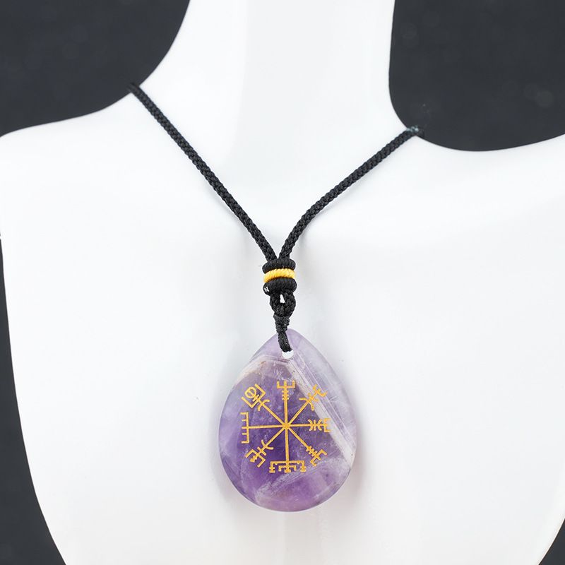 Colar de runa viking de pedra natural de venda quente em forma de gota de água retro pedra natural com letras jateadas de areia pingente de runa