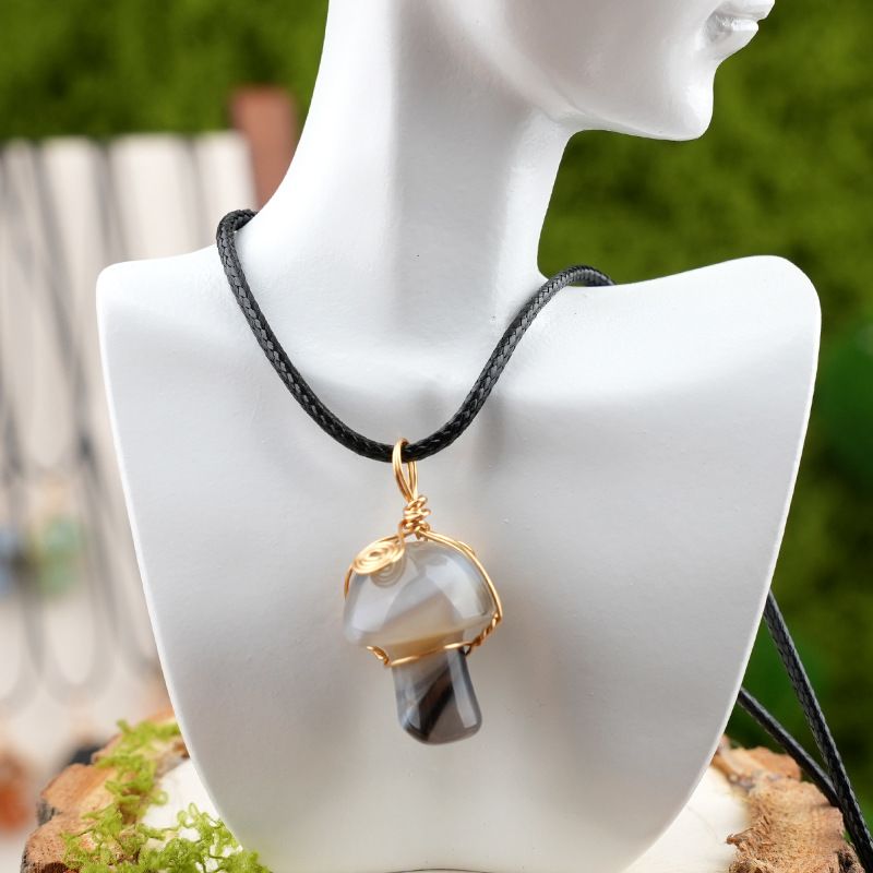 Pingente de cogumelo de cristal natural transfronteiriço de seda enrolada à mão bonito mini cogumelo DIY colar acessórios de jóias