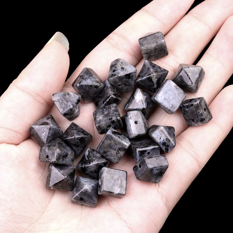 2088-Venda quente transfronteiriça cristal natural pedra semipreciosa 10mm pirâmide buraco reto DIY colar pulseira de jóias