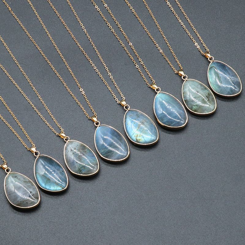 1318-Labradorite pingente de bainha de pedra alongada natural cinza irregular colar de brilho azul