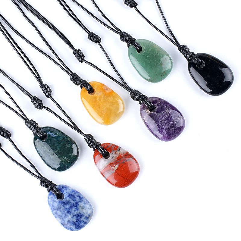 Colar de cristal natural, joias de corrente de suéter versátil retrô, corda trapezoidal tecida à mão com orifício grande, pingente de pedra áspera.