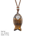 Pingente de peixe pequeno de cristal natural de 38Mm, corrente de suéter versátil de nicho retrô, pingente de peixe pequeno gravado em pedra semipreciosa.