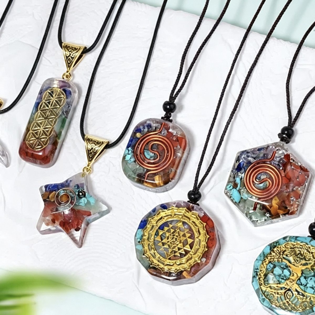 Colar de resina de pedra natural personalizado envoltório epóxi cascalho colorido polígono geométrico redondo pingente de meditação de ioga