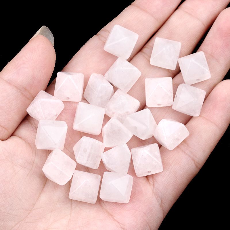 2088-Venda quente transfronteiriça cristal natural pedra semipreciosa 10mm pirâmide buraco reto DIY colar pulseira de jóias