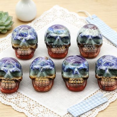 1352-Crânio esculpido em cristal natural emenda colorida artesanato cabeça fantasma Halloween ornamento de artesanato decorativo