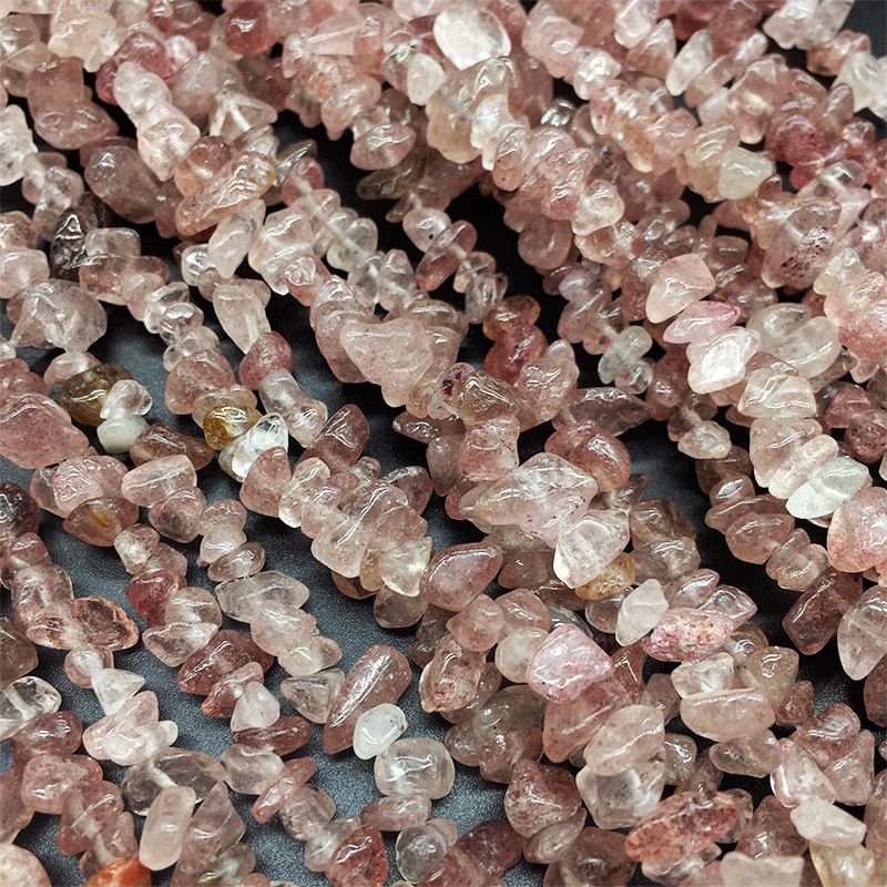 57-Trabalho de cascalho amorfo de cristal de morango em andamento Contas soltas contas feitas à mão DIY acessórios de jóias de cascalho