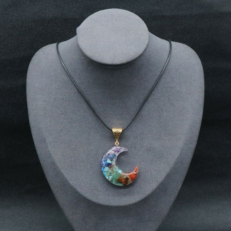 Pingente de lua de resina de cascalho colorido 1150, colar de lua de chakra de resina epóxi de pedra preciosa de cristal natural