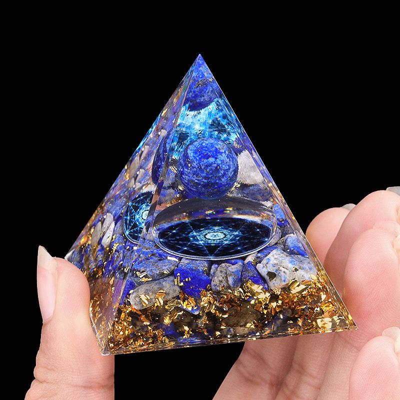 Nova pirâmide de 5cm de cascalho bola de cristal natural Ornamento de artesanato de pirâmide epóxi