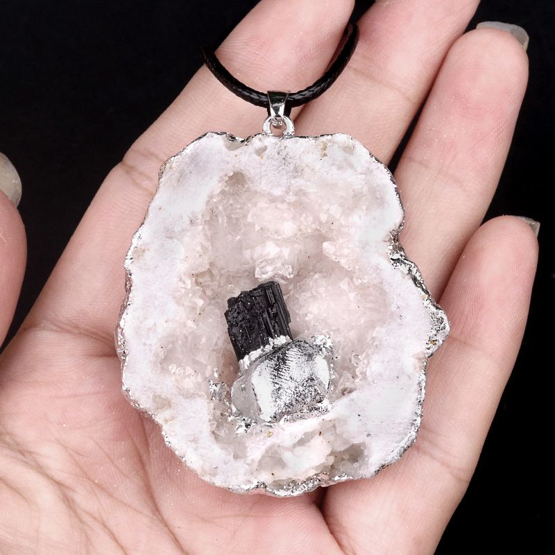 2032-Furo de cristal de ĂĄgata cortado incrustado com pingente de ametista, incrustado em fatias com colar de borda de pedra de cristal