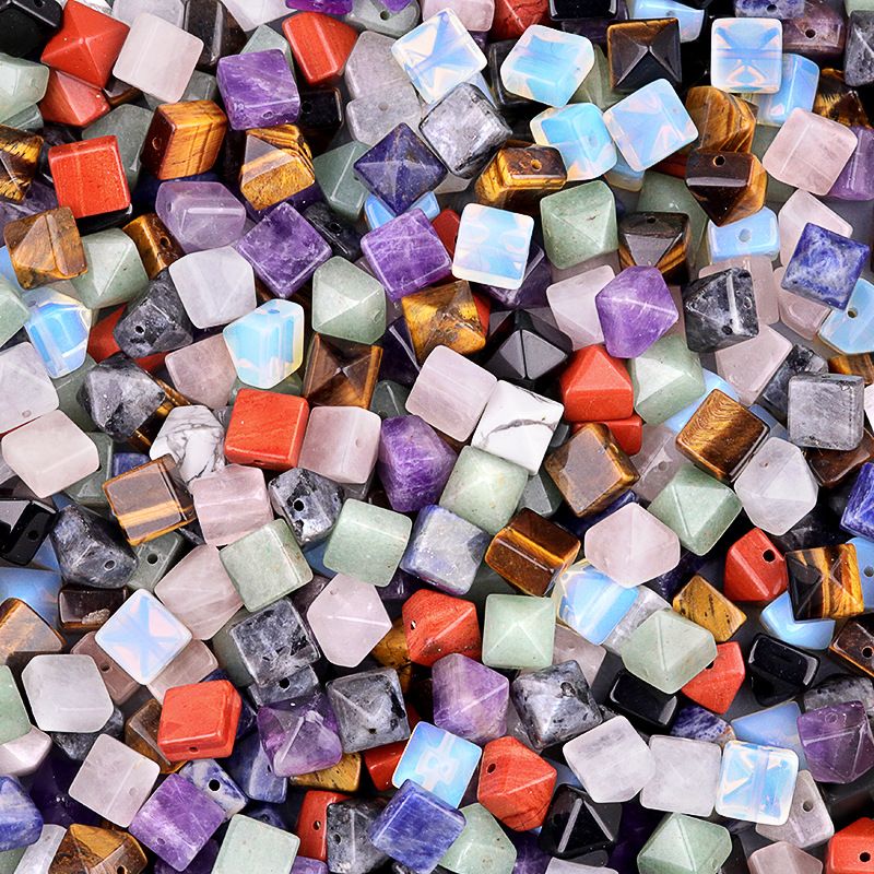 2088-Venda quente transfronteiriça cristal natural pedra semipreciosa 10mm pirâmide buraco reto DIY colar pulseira de jóias