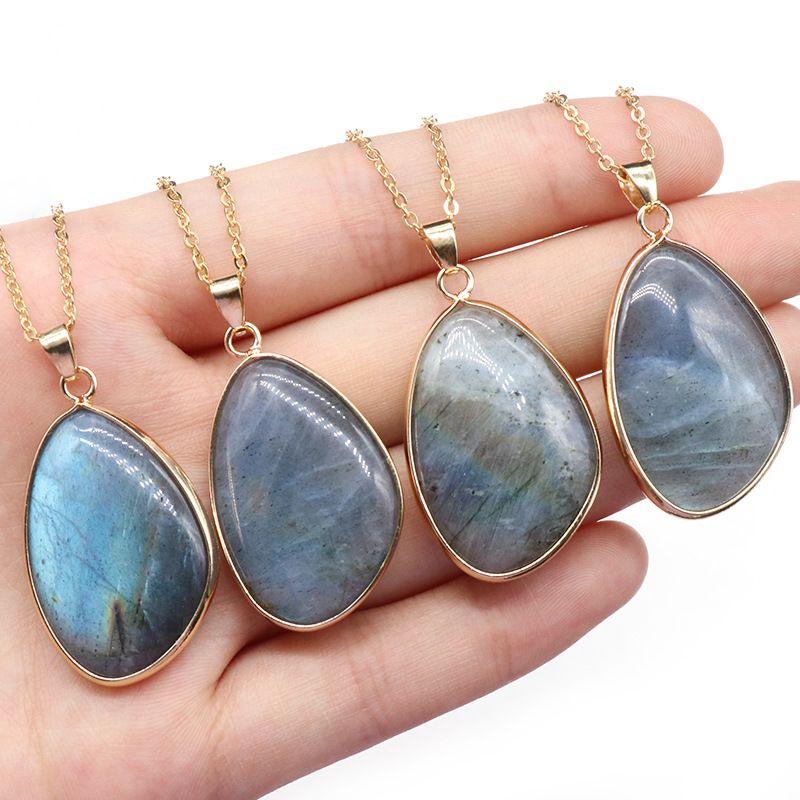 1318-Labradorite pingente de bainha de pedra alongada natural cinza irregular colar de brilho azul