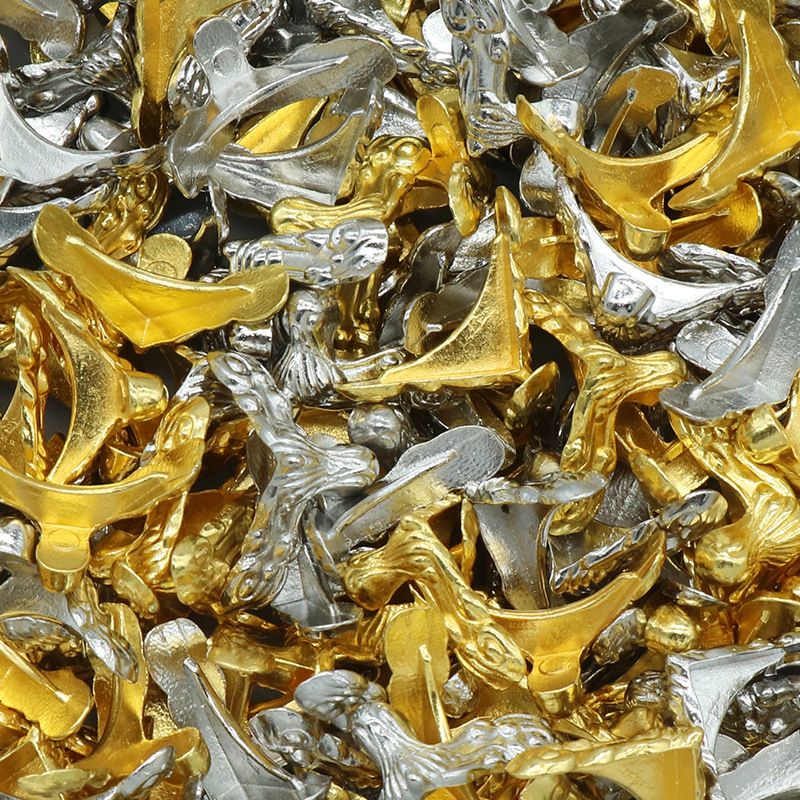 1065-Base pirâmide Estrutura de suporte de liga de quatro cantos Suporte de jóias ornamento de ouro e prata