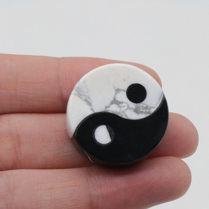 Pinho branco natural obsidiana emenda preto e branco tai chi yin e yang gossip logo punho decorativo pequeno ornamento