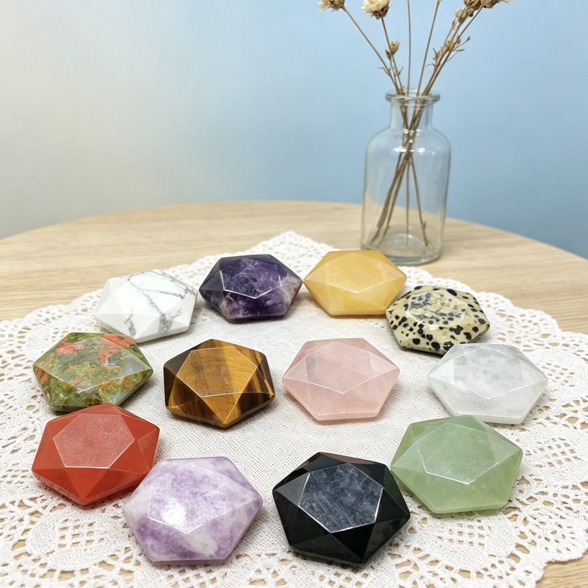 Venda quente de cristal natural pedra semi-preciosa hexagrama jogar pedra solta não porosa ágata poliédrica grande ornamento de satélite