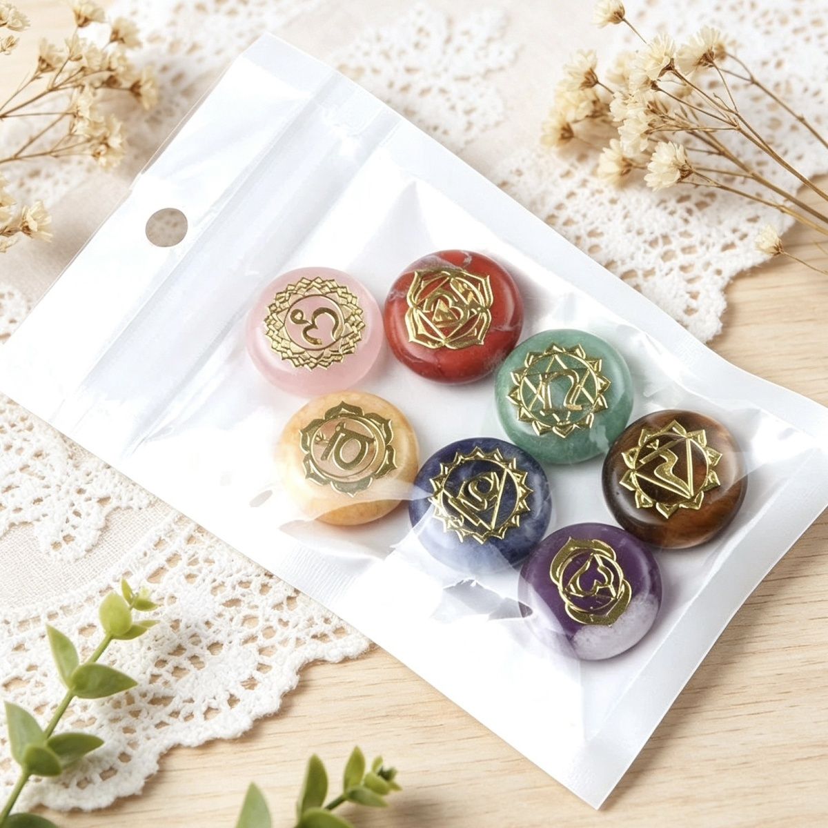 Conjunto de 1631-7 peças, pedra de cristal natural de sete cores, símbolo de reiki de disco de pedra de ioga com sete veias