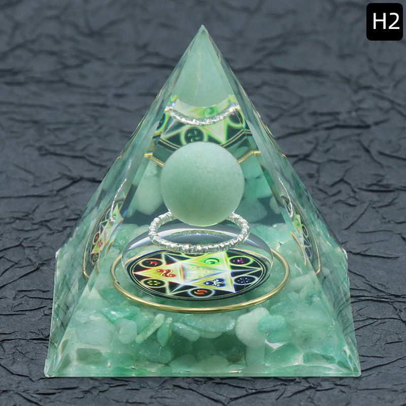 Ornamento de pirâmide de bola de cristal natural 1415-H, anel de suspensão de cascalho envolto em resina, ornamento caseiro, encaixotado.