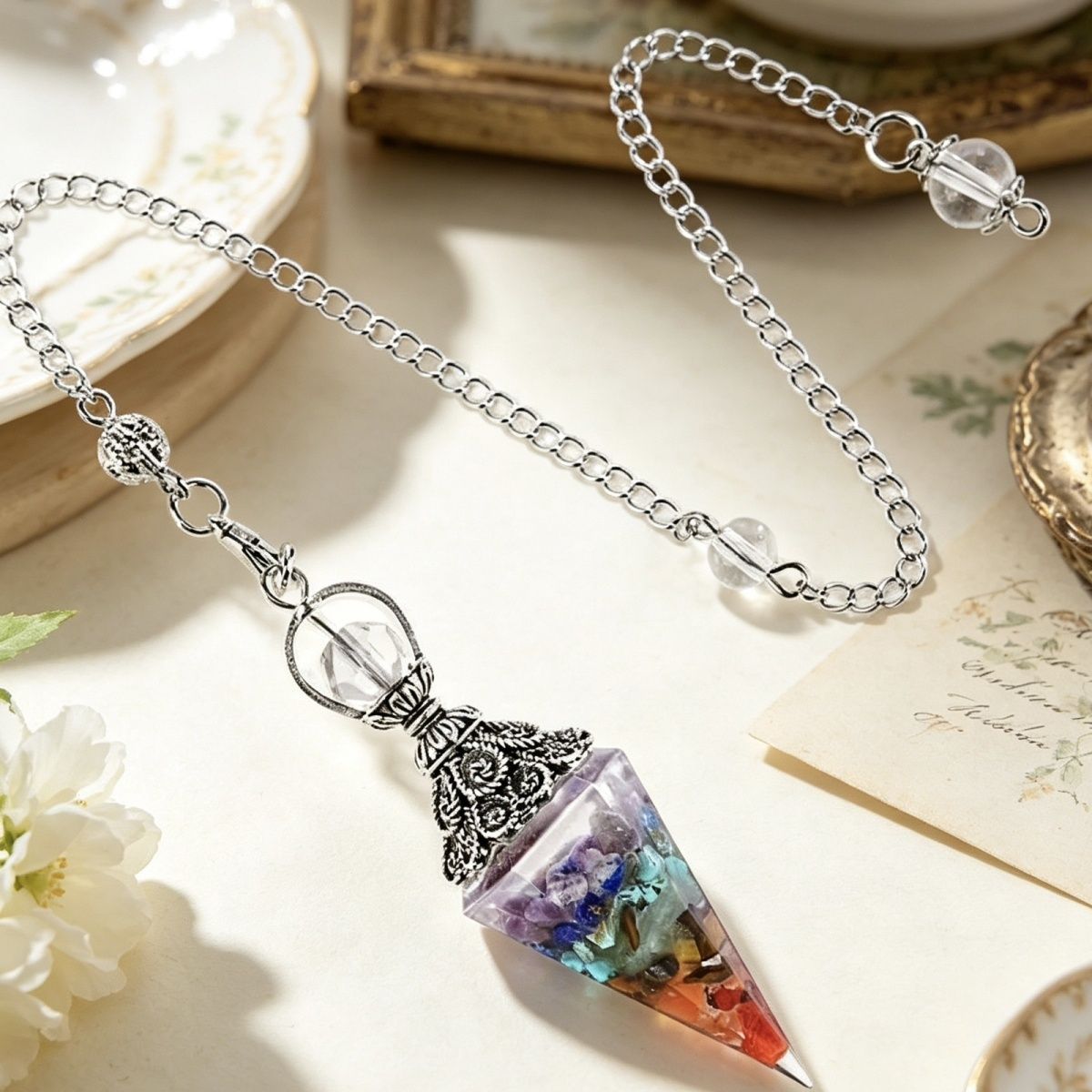 Hot Selling Cristal Natural Pêndulo Receptáculo de Prata Antiga Cone Hexagonal Ponta Única Yoga Meditação Resina de Freqüência Ajustável Pêndulo