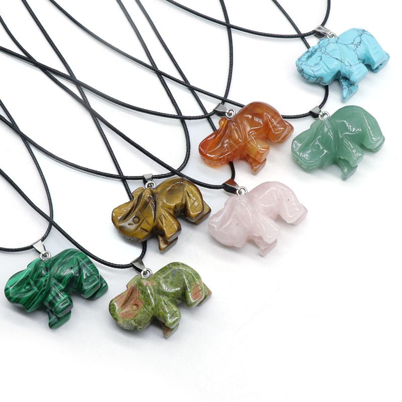 Jade de ágata de cristal, pingente de elefante esculpido, colar de corda de couro europeu e americano.