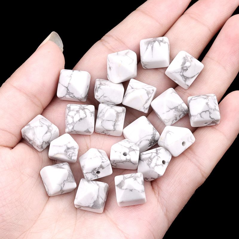 2088-Venda quente transfronteiriça cristal natural pedra semipreciosa 10mm pirâmide buraco reto DIY colar pulseira de jóias