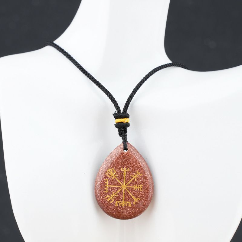 Colar de runa viking de pedra natural de venda quente em forma de gota de água retro pedra natural com letras jateadas de areia pingente de runa