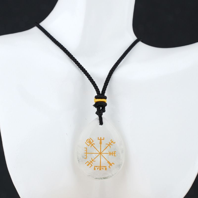 Colar de runa viking de pedra natural de venda quente em forma de gota de água retro pedra natural com letras jateadas de areia pingente de runa