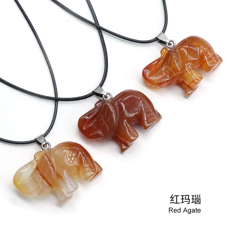 Jade de ágata de cristal, pingente de elefante esculpido, colar de corda de couro europeu e americano.