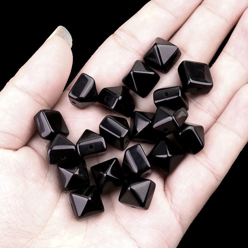 2088-Venda quente transfronteiriça cristal natural pedra semipreciosa 10mm pirâmide buraco reto DIY colar pulseira de jóias