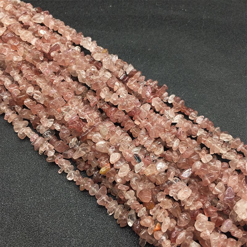 57-Trabalho de cascalho amorfo de cristal de morango em andamento Contas soltas contas feitas à mão DIY acessórios de jóias de cascalho