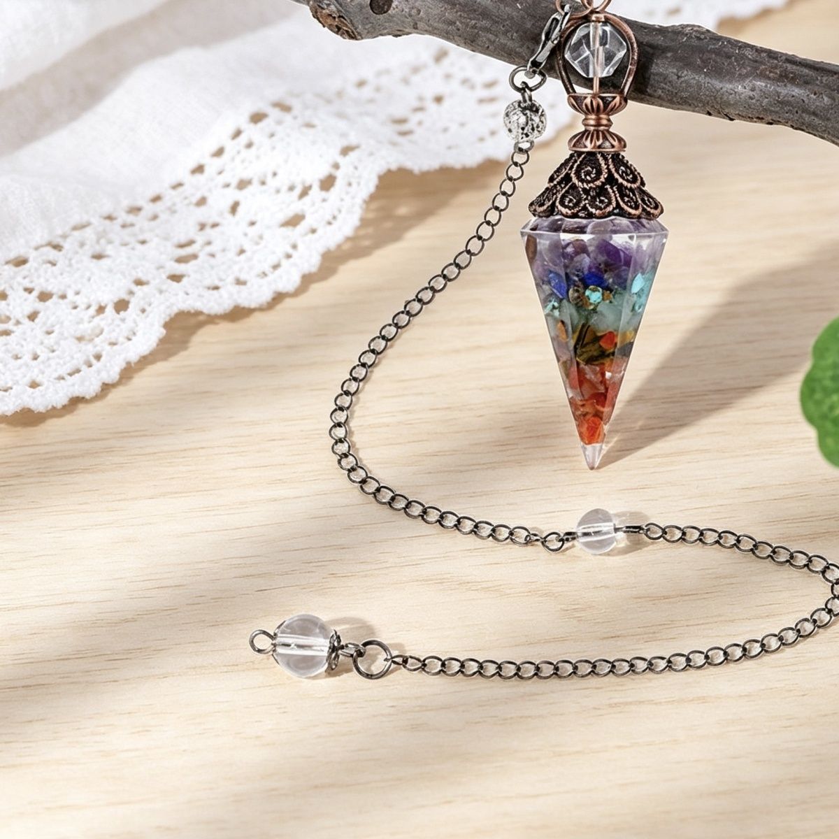 Pingente de pêndulo de cristal de bronze personalizado europeu e americano hexagonal Cone Rhombus Yoga Meditação Pêndulo de resina de frequência ajustável
