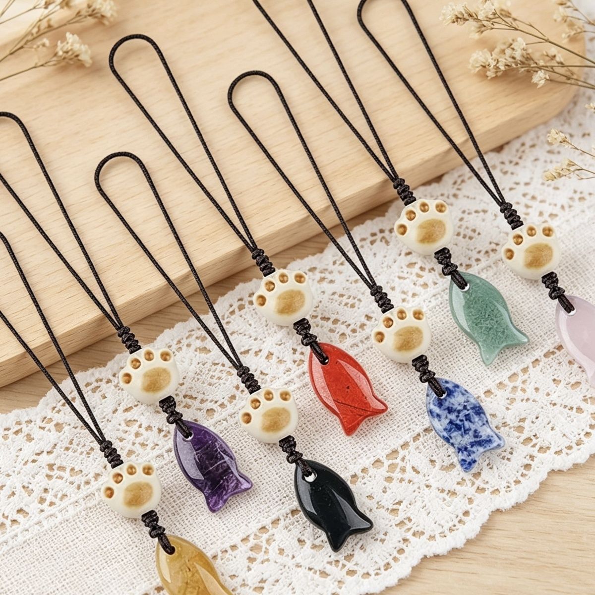2431 Pingente de peixe pequeno de cristal natural bolsa de chave de telefone celular decoração de pedra natural gato bonito garra pingente de peixe pequeno