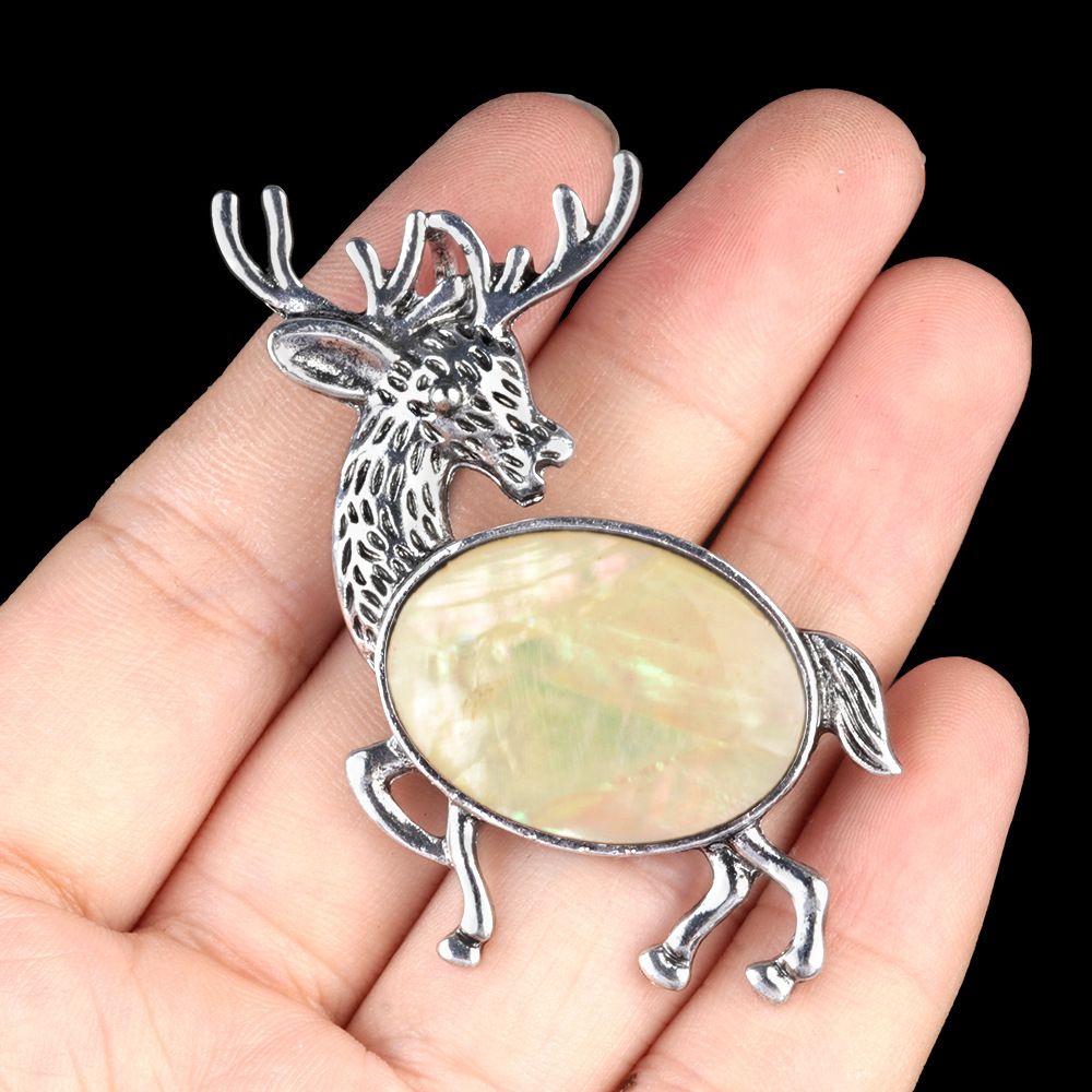 1934-Pingente de broche de alce de pedra semipreciosa incrustada em liga de cristal natural Alfinete de moda europeu e americano