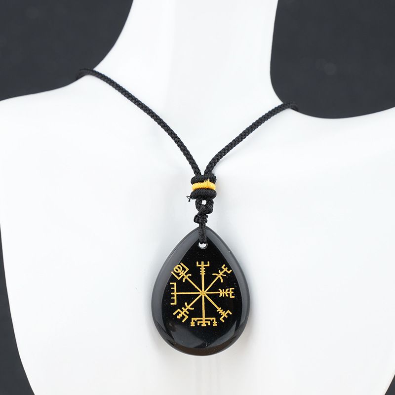 Colar de runa viking de pedra natural de venda quente em forma de gota de água retro pedra natural com letras jateadas de areia pingente de runa