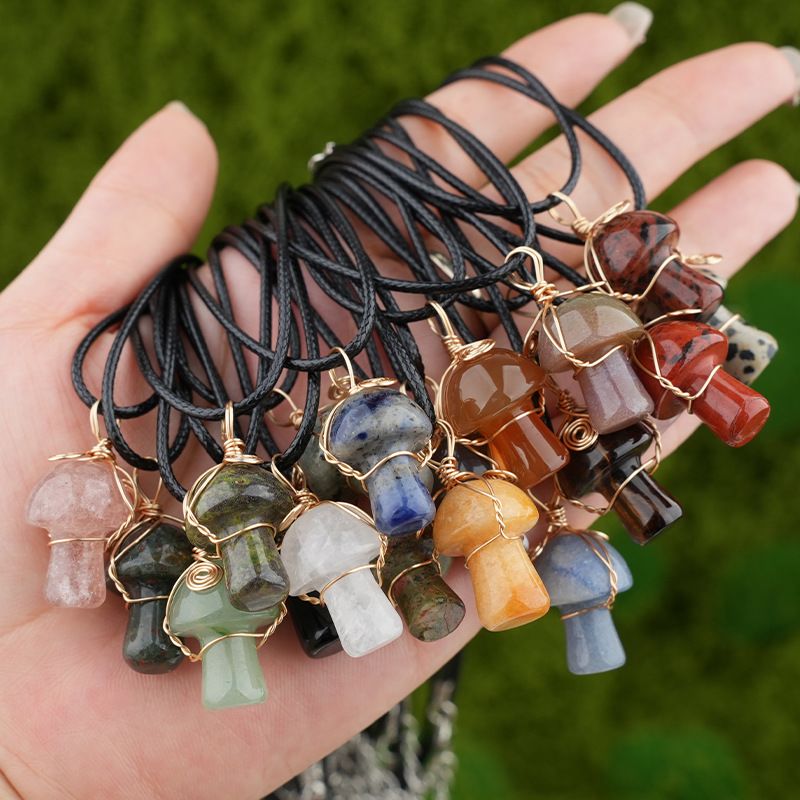 Pingente de cogumelo de cristal natural transfronteiriço de seda enrolada à mão bonito mini cogumelo DIY colar acessórios de jóias