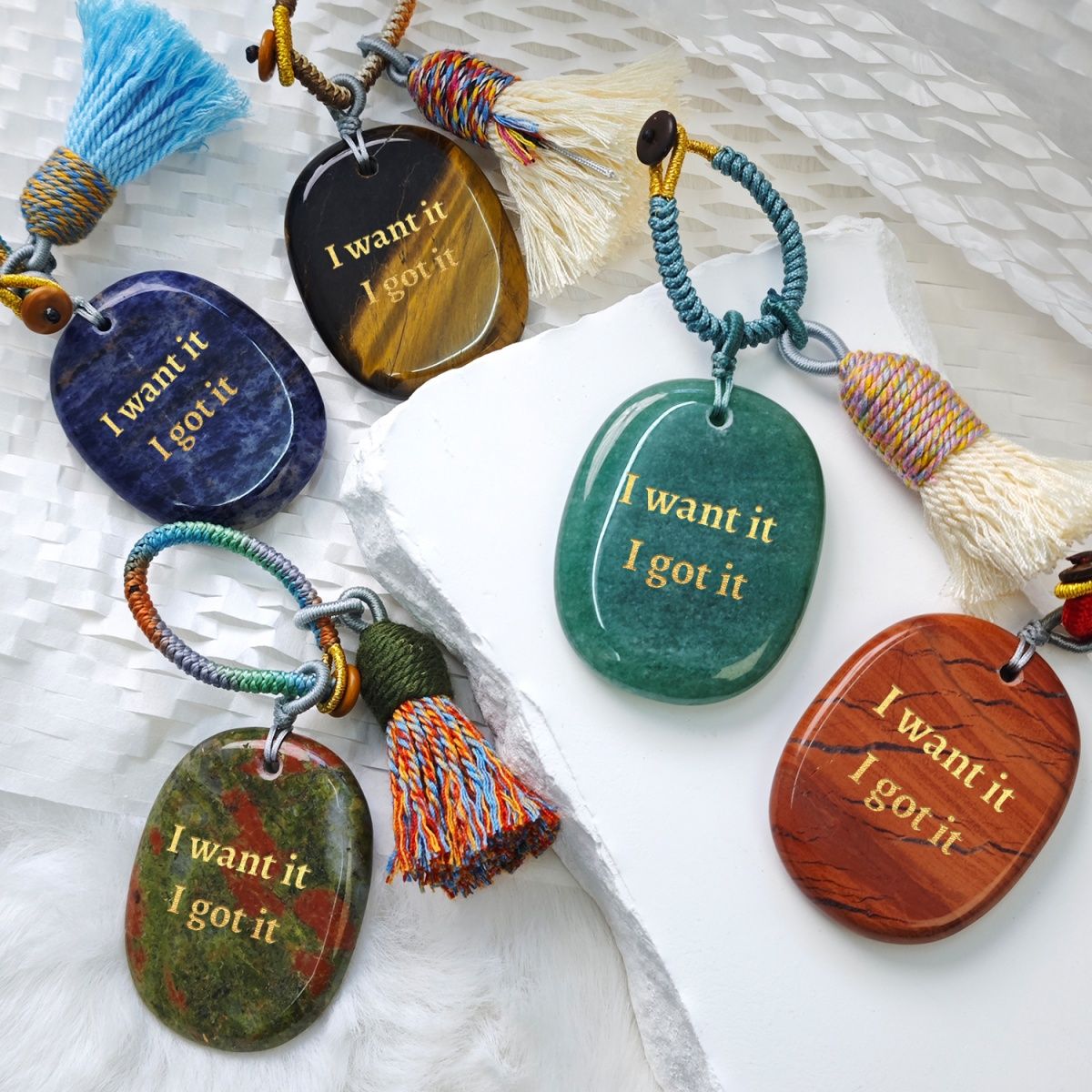 2454 Chaveiro de pedra de cristal natural com letras de ágata pingente de carro, pingente de bolsa de pedra mindfulness.