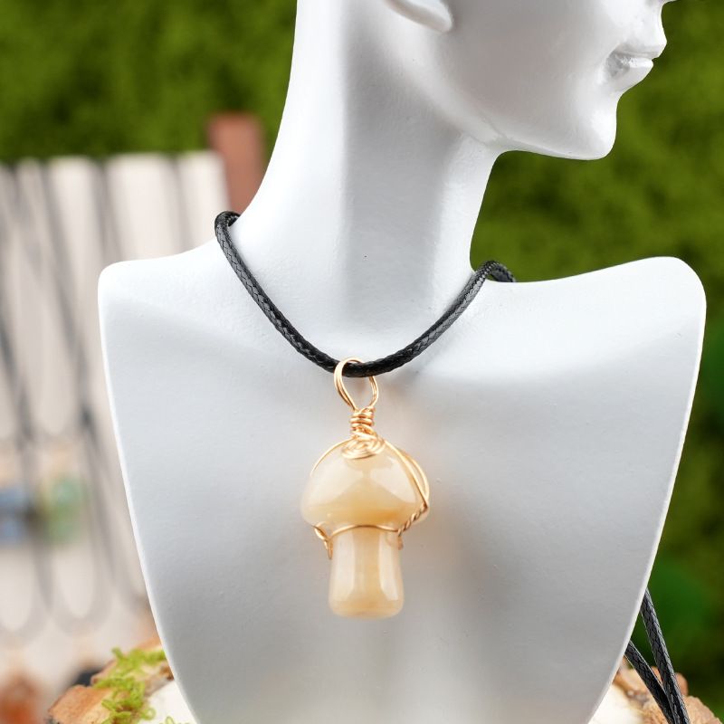 Pingente de cogumelo de cristal natural transfronteiriço de seda enrolada à mão bonito mini cogumelo DIY colar acessórios de jóias