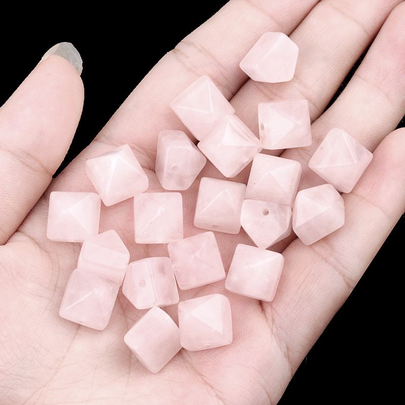 2088-Venda quente transfronteiriça cristal natural pedra semipreciosa 10mm pirâmide buraco reto DIY colar pulseira de jóias