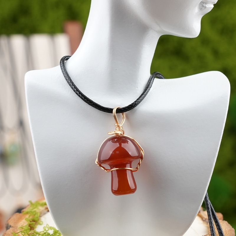 Pingente de cogumelo de cristal natural transfronteiriço de seda enrolada à mão bonito mini cogumelo DIY colar acessórios de jóias